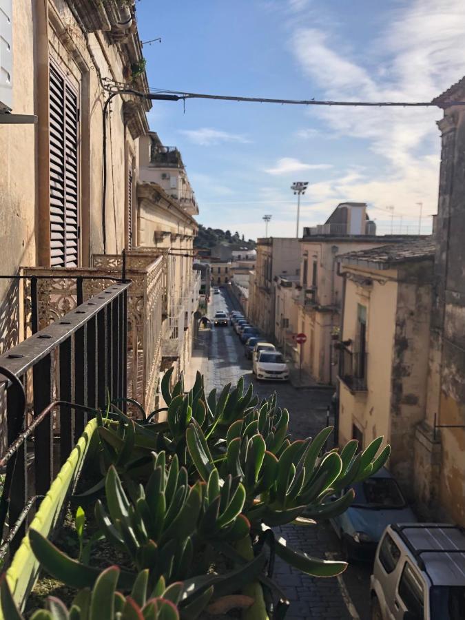 Suite 120 Noto Bagian luar foto